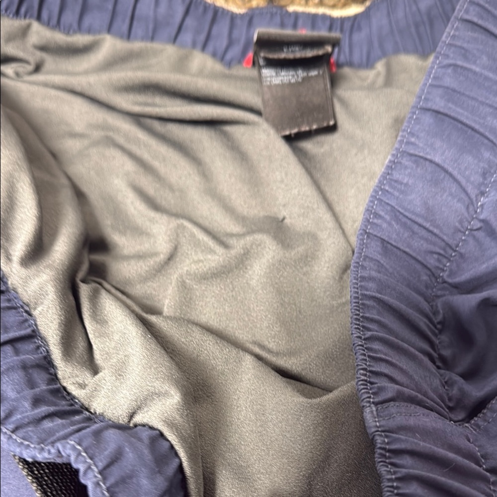 The North Face Dark Blue Adventure Shorts - Picture 4 of 5